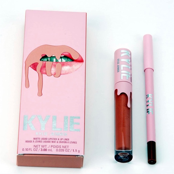 Kylie Jenner Lip Kit Liquid Lipstick And Lip Liner Matte duo. Color 301